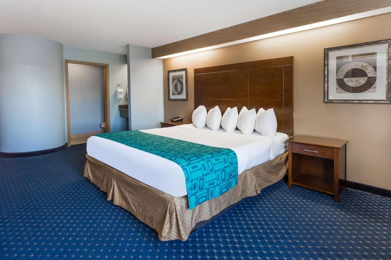 Howard Johnson By Wyndham Vancouver Hotel & Suites Exterior foto